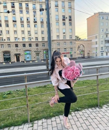 Живу в Москве, и мои услуги охватывают все твои фантазии. Я люблю экспериментировать и познавать новое, поэтому гарантирую, что вместе мы откроем для себя настоящие грани удовольствия. У меня есть множество способов доставить тебе блаженство - от нежного эротического массажа до страстных игр в постели. Мои отзывы говорят сами за себя - мои клиенты остаются довольны и возвращаются ко мне снова и снова. Жду тебя, чтобы подарить тебе незабываемые эмоции и удовлетворение. 🌟💋🔥 Центральная